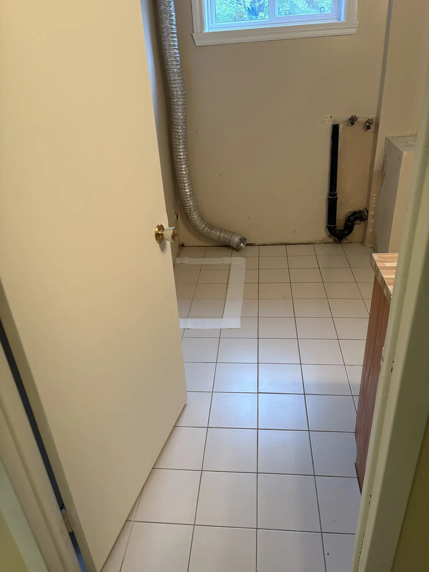 Salle de bain avant les travaux de rénovation.